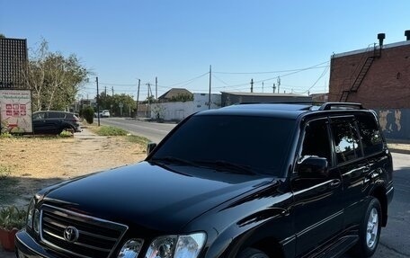 Toyota Land Cruiser 100 рестайлинг 2, 2004 год, 2 100 000 рублей, 1 фотография