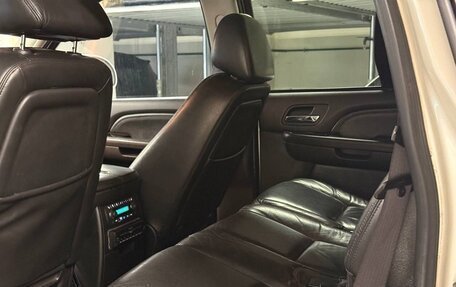 Cadillac Escalade III, 2008 год, 997 000 рублей, 9 фотография