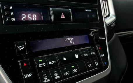 Toyota Land Cruiser 200, 2008 год, 3 999 000 рублей, 20 фотография