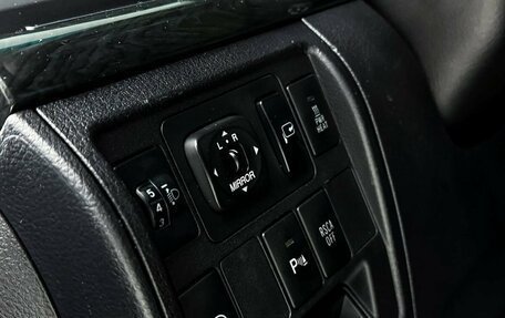 Toyota Land Cruiser 200, 2008 год, 3 999 000 рублей, 21 фотография