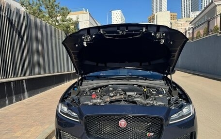 Jaguar F-Pace, 2017 год, 2 800 000 рублей, 7 фотография