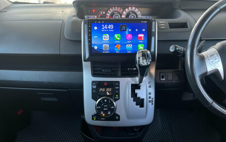 Toyota Noah III, 2010 год, 999 000 рублей, 6 фотография