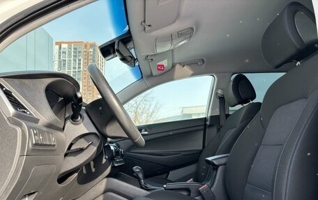 Hyundai Tucson III, 2017 год, 2 099 000 рублей, 8 фотография