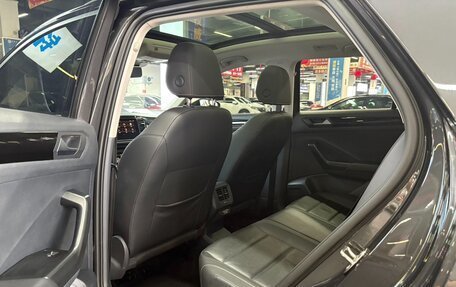 Volkswagen T-Roc I, 2022 год, 1 800 000 рублей, 9 фотография