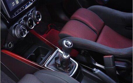 Suzuki Swift V, 2022 год, 1 210 000 рублей, 18 фотография