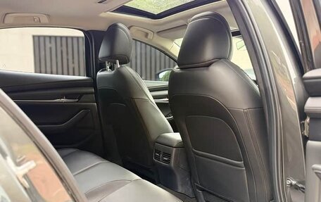 Mazda 3, 2022 год, 1 650 000 рублей, 14 фотография