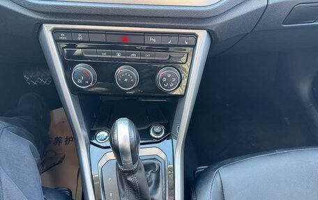 Volkswagen T-Roc I, 2022 год, 1 810 000 рублей, 12 фотография