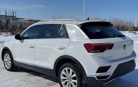 Volkswagen T-Roc I, 2022 год, 1 810 000 рублей, 4 фотография