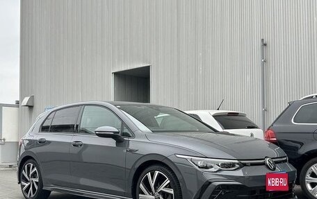 Volkswagen Golf VIII, 2023 год, 1 650 000 рублей, 1 фотография