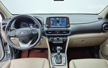 Hyundai Kona I, 2022 год, 1 760 000 рублей, 14 фотография