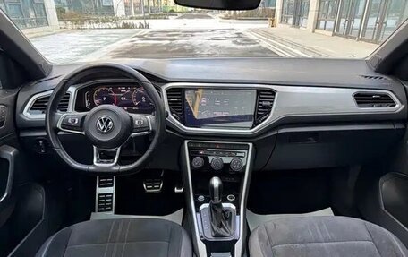 Volkswagen T-Roc I, 2022 год, 1 560 004 рублей, 9 фотография