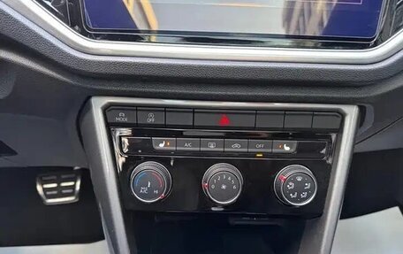 Volkswagen T-Roc I, 2022 год, 1 560 004 рублей, 19 фотография