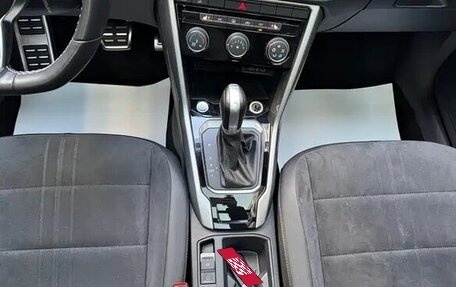 Volkswagen T-Roc I, 2022 год, 1 560 004 рублей, 16 фотография