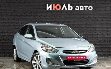 Hyundai Solaris II рестайлинг, 2011 год, 700 000 рублей, 3 фотография