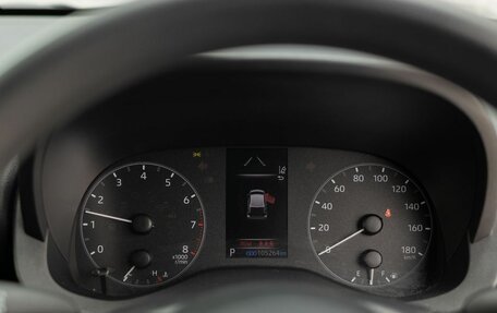 Toyota Yaris, 2020 год, 1 350 000 рублей, 13 фотография