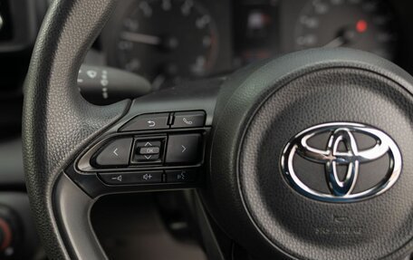 Toyota Yaris, 2020 год, 1 350 000 рублей, 12 фотография