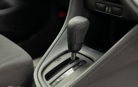 Toyota Yaris, 2020 год, 1 350 000 рублей, 15 фотография