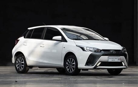 Toyota Yaris XP150 рестайлинг, 2023 год, 1 199 000 рублей, 3 фотография