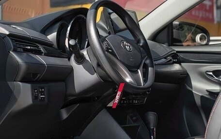 Toyota Yaris XP150 рестайлинг, 2023 год, 1 199 000 рублей, 9 фотография