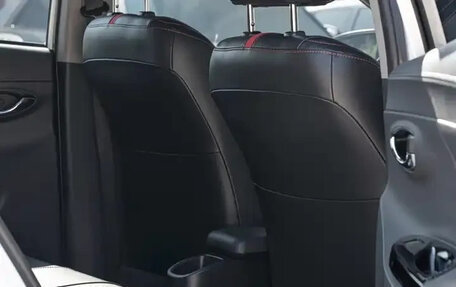 Toyota Yaris XP150 рестайлинг, 2023 год, 1 199 000 рублей, 15 фотография