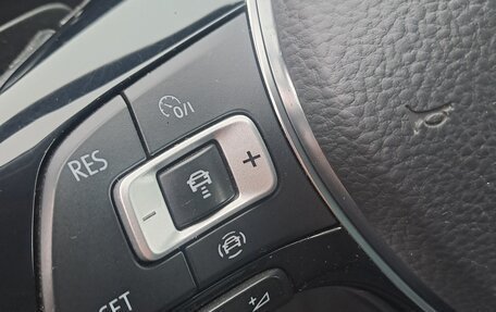 Volkswagen Tiguan II, 2019 год, 2 450 000 рублей, 13 фотография