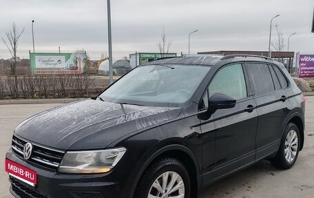 Volkswagen Tiguan II, 2018 год, 1 600 000 рублей, 3 фотография