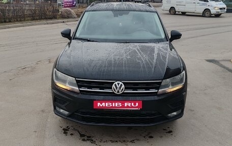 Volkswagen Tiguan II, 2018 год, 1 600 000 рублей, 2 фотография