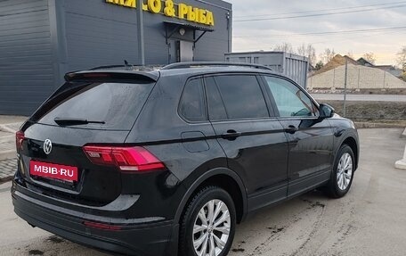 Volkswagen Tiguan II, 2018 год, 1 600 000 рублей, 6 фотография
