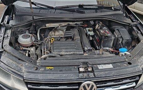 Volkswagen Tiguan II, 2018 год, 1 600 000 рублей, 10 фотография