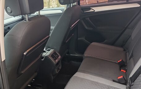 Volkswagen Tiguan II, 2018 год, 1 600 000 рублей, 14 фотография