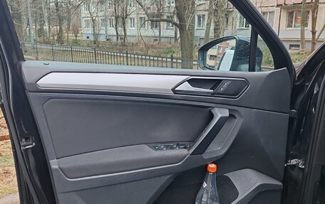 Volkswagen Tiguan II, 2018 год, 1 600 000 рублей, 12 фотография