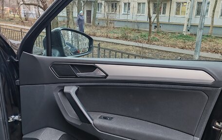 Volkswagen Tiguan II, 2018 год, 1 600 000 рублей, 16 фотография