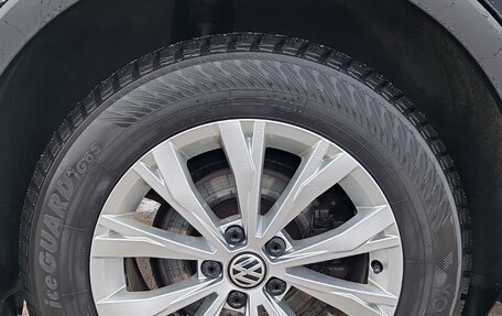 Volkswagen Tiguan II, 2018 год, 1 600 000 рублей, 23 фотография