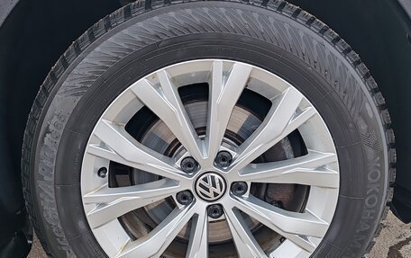 Volkswagen Tiguan II, 2018 год, 1 600 000 рублей, 24 фотография