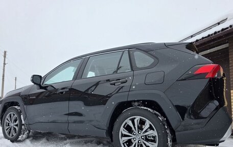 Toyota RAV4, 2023 год, 3 749 000 рублей, 33 фотография