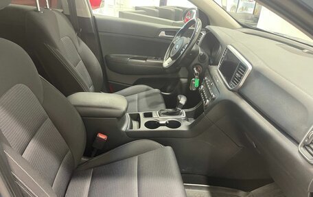 KIA Sportage IV рестайлинг, 2021 год, 2 490 000 рублей, 12 фотография