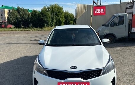 KIA Rio IV, 2020 год, 1 200 000 рублей, 1 фотография