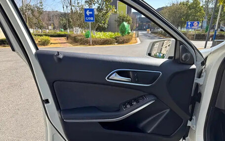 Mercedes-Benz A-Класс, 2018 год, 1 600 055 рублей, 15 фотография