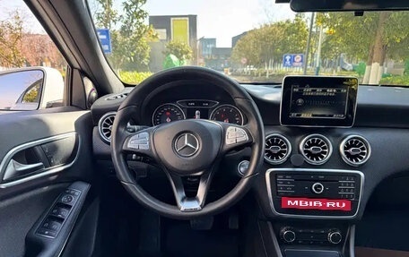 Mercedes-Benz A-Класс, 2018 год, 1 600 055 рублей, 16 фотография