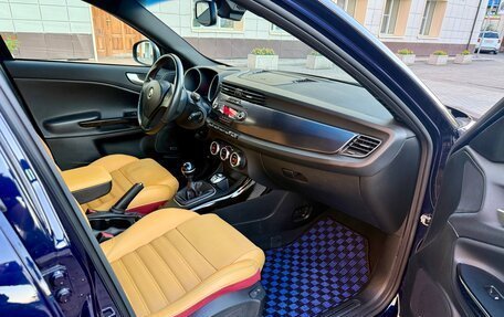 Alfa Romeo Giulietta, 2012 год, 1 900 000 рублей, 11 фотография