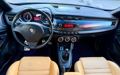 Alfa Romeo Giulietta, 2012 год, 1 900 000 рублей, 10 фотография