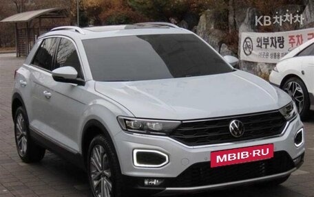 Volkswagen T-Roc I, 2022 год, 1 627 000 рублей, 3 фотография