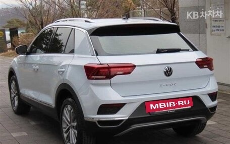 Volkswagen T-Roc I, 2022 год, 1 627 000 рублей, 5 фотография