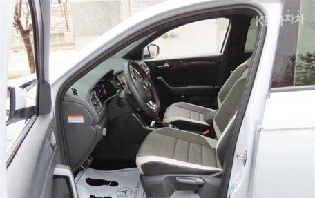 Volkswagen T-Roc I, 2022 год, 1 627 000 рублей, 12 фотография