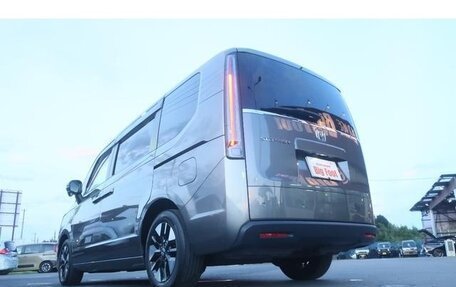 Honda Stepwgn, 2022 год, 2 500 000 рублей, 6 фотография