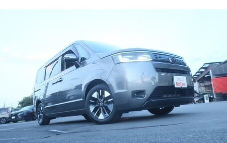 Honda Stepwgn, 2022 год, 2 500 000 рублей, 5 фотография