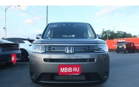 Honda Stepwgn, 2022 год, 2 500 000 рублей, 3 фотография