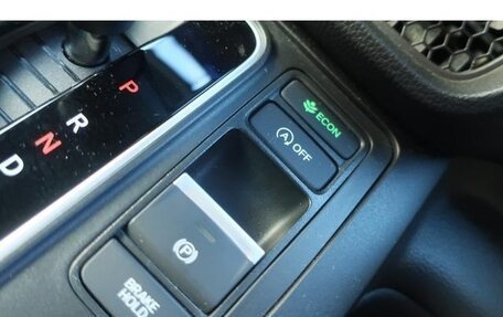 Honda Stepwgn, 2022 год, 2 500 000 рублей, 12 фотография