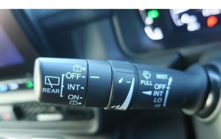 Honda Stepwgn, 2022 год, 2 500 000 рублей, 21 фотография