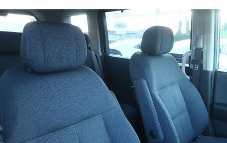 Honda Stepwgn, 2022 год, 2 500 000 рублей, 29 фотография